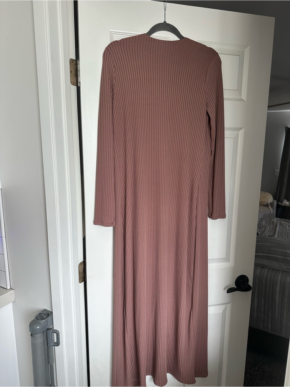 Mocha Ribbed Sleeveless Dress Cardigan Maternity Set - Picture 4 of 5